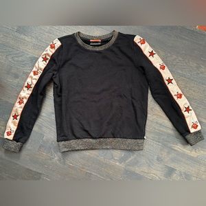 SCOTCH AND SODA CREW NECK STAR SWEATSHIRT IN BLACK, has small snag on the front.